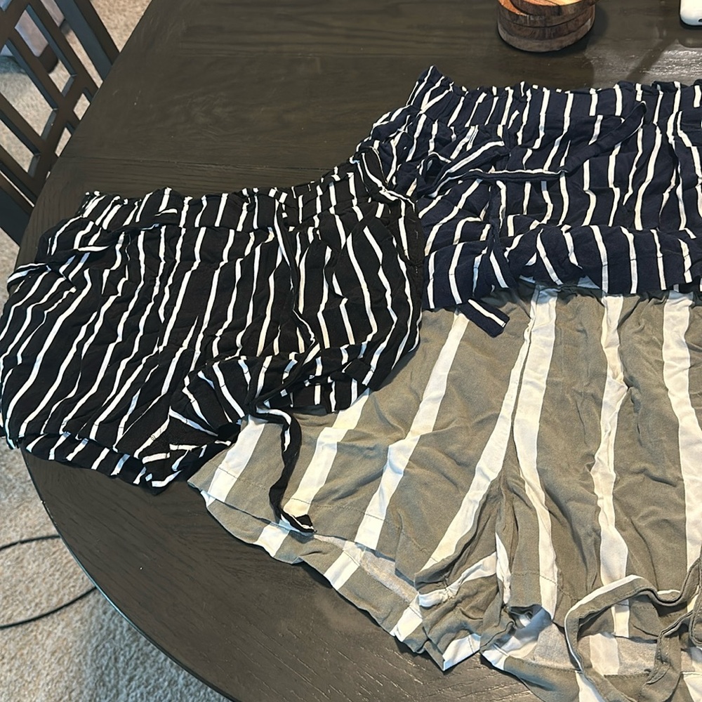 Ambiance Apparel Size L Linen Shorts